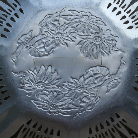 Vintage Farber & Shlevin Poinsettia Aluminum Serving Tray - Picture 12 of 16